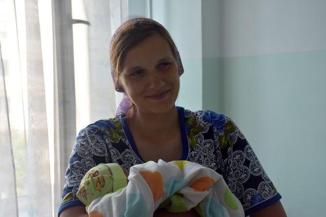 У Житомирі привітали маму 14-ти дітей та її невістку, які народили в один день, фото №1 на сайті 20minut.ua