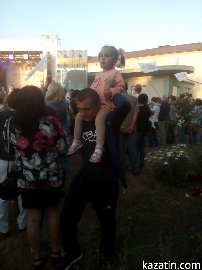 Козятинчани підтанцьовували під «ТІК». Фоторепортаж, фото №15 на сайті 20minut.ua