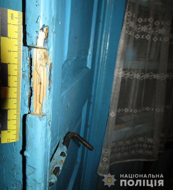 Новини Житомира - фото з У Коростені двоє грабіжників увірвалися в оселю 49-річної жінки, намагаючись пограбувати У Коростені двоє грабіжників увірвалися в оселю 49-річної жінки, намагаючись пограбувати, фото №1 на сайті 20minut.ua