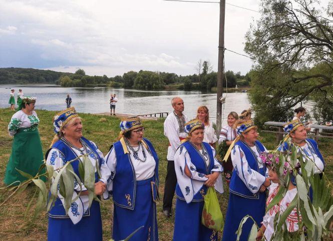 Народний фоторепортаж гуляння у Журбинцях на Івана Купала, фото №11 на сайті 20minut.ua