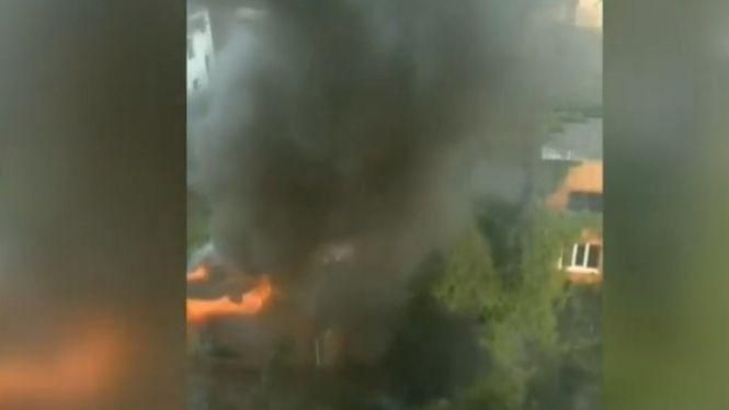 Новини Вінниці - фото з Масштабна пожежа у Вінниці: 15 пожежників гасили будинок (ВІДЕО) Масштабна пожежа у Вінниці: 15 пожежників гасили будинок (ВІДЕО), фото №1 на сайті 20minut.ua