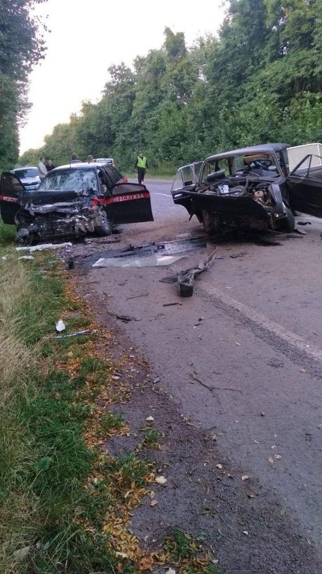 Новини Вінниці - фото з Лобове зіткнення: У Брацлаві сталася потрійна аварія. 9 постраждалих Лобове зіткнення: У Брацлаві сталася потрійна аварія. 9 постраждалих, фото №3 на сайті 20minut.ua