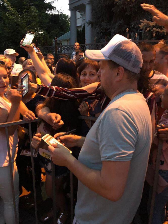 Новини Козятина - фото з Віктор Бронюк відверто про політику, підтримку Гройсмана, чому сам не йде у Раду і свій рецепт схуднення під назвою «ПМЖ» (Політична реклама) Віктор Бронюк відверто про політику, підтримку Гройсмана, чому сам не йде у Раду і свій рецепт схуднення під назвою «ПМЖ» (Політична реклама), фото №2 на сайті 20minut.ua