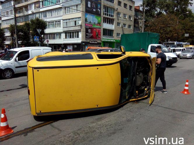 Новини Хмельницького - фото з Авто з молодятами потрапило в ДТП біля філармонії (ФОТО, ВІДЕО) Авто з молодятами потрапило в ДТП біля філармонії (ФОТО, ВІДЕО), фото №2 на сайті vsim.ua