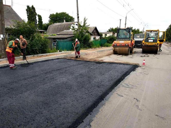 Новини Житомира - фото з Рух по вулиці Параджанова перекрили – укладають асфальтобетонне покриття Рух по вулиці Параджанова перекрили – укладають асфальтобетонне покриття, фото №1 на сайті 20minut.ua