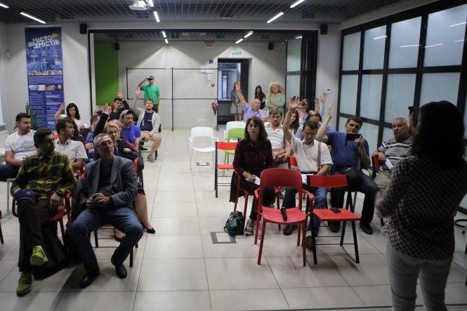 Новини Вінниці - фото з Обговорення перебудови кварталів біля «Спартака» закінчилося викликом поліції Обговорення перебудови кварталів біля «Спартака» закінчилося викликом поліції, фото №9 на сайті 20minut.ua