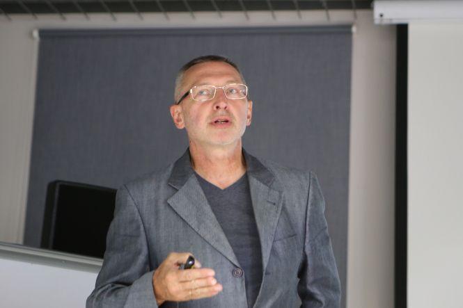 Новини Вінниці - фото з Обговорення перебудови кварталів біля «Спартака» закінчилося викликом поліції Обговорення перебудови кварталів біля «Спартака» закінчилося викликом поліції, фото №6 на сайті 20minut.ua