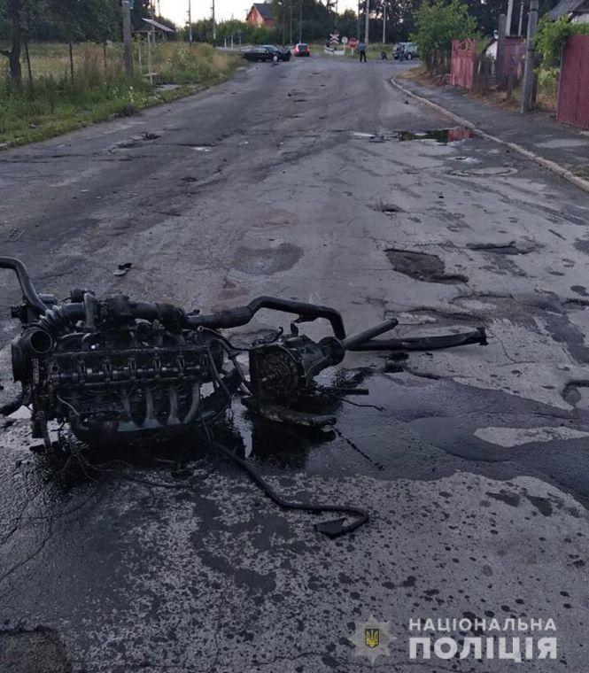 У Новограді-Волинському мерседес зупинив потяг: водій у лікарні, фото №2 на сайті 20minut.ua