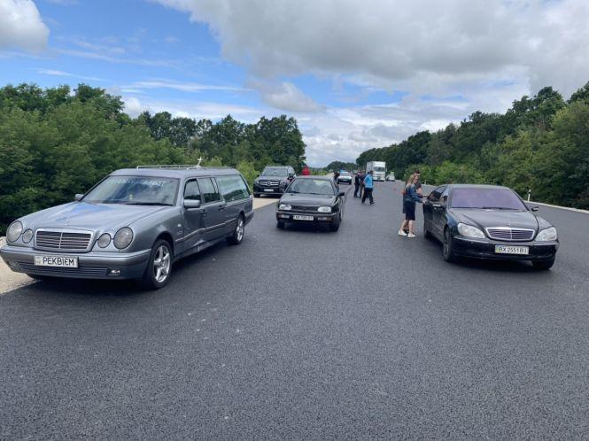 Катафалк з труною потрапив в аварію: про незвичну аварію під Вороновицею, фото №5 на сайті 20minut.ua