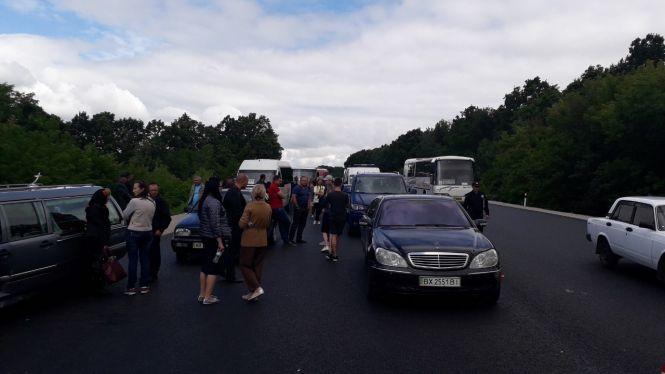 Катафалк з труною потрапив в аварію: про незвичну аварію під Вороновицею, фото №2 на сайті 20minut.ua