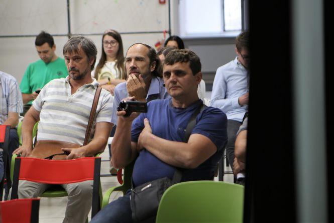 Новини Вінниці - фото з Обговорення перебудови кварталів біля «Спартака» закінчилося викликом поліції Обговорення перебудови кварталів біля «Спартака» закінчилося викликом поліції, фото №10 на сайті 20minut.ua