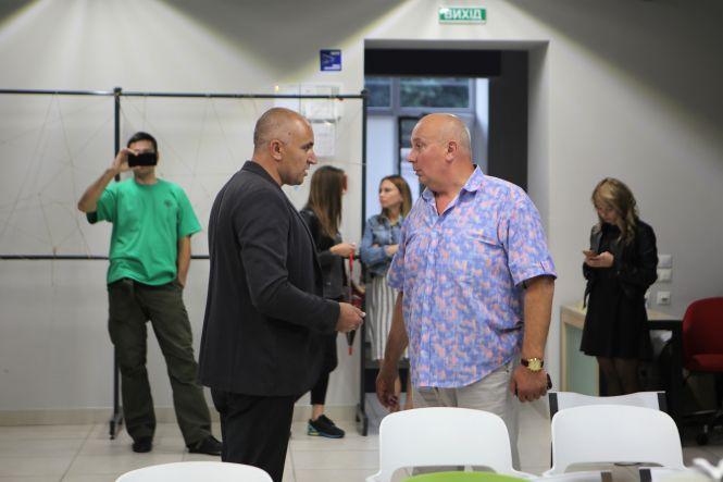 Новини Вінниці - фото з Обговорення перебудови кварталів біля «Спартака» закінчилося викликом поліції Обговорення перебудови кварталів біля «Спартака» закінчилося викликом поліції, фото №7 на сайті 20minut.ua