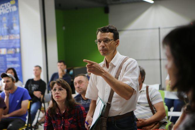 Новини Вінниці - фото з Обговорення перебудови кварталів біля «Спартака» закінчилося викликом поліції Обговорення перебудови кварталів біля «Спартака» закінчилося викликом поліції, фото №2 на сайті 20minut.ua