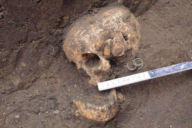 Новини Тернополя - фото з На Тернопільщині археологи знайшли унікальне поховання часів давньоруської культури На Тернопільщині археологи знайшли унікальне поховання часів давньоруської культури, фото №2 на сайті 20minut.ua