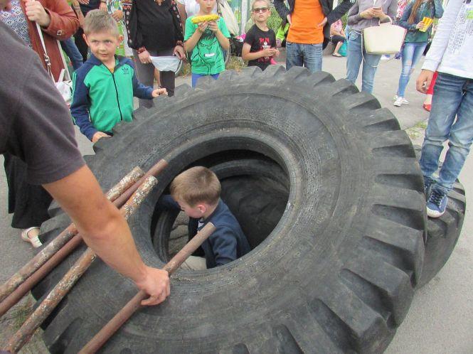 Новини Козятина - фото з Козятину — 145: вистава та богатирські ігри (+ ФОТО) Козятину — 145: вистава та богатирські ігри (+ ФОТО), фото №10 на сайті 20minut.ua