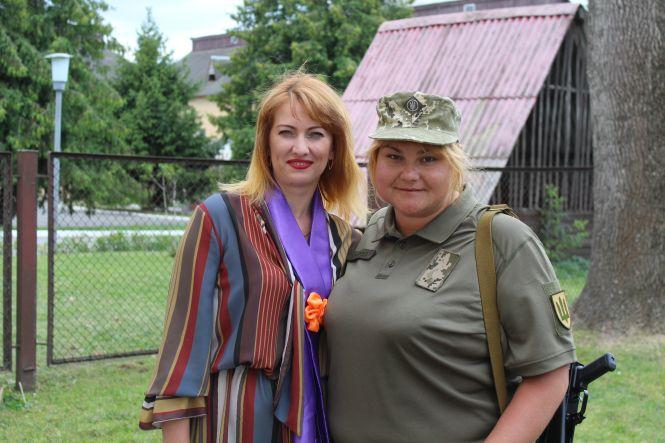 Новини Тернополя - фото з "Їду на схід. Але з нашими хлопцями нічого не страшно ": тернопільські службовці поїхали на війну "Їду на схід. Але з нашими хлопцями нічого не страшно ": тернопільські службовці поїхали на війну, фото №3 на сайті 20minut.ua