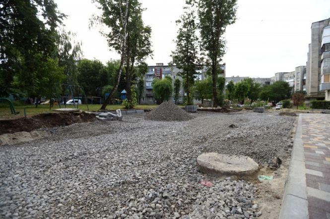 Триває капітальний ремонт прибудинкової території на вул. Довженка, 9., фото №3 на сайті 20minut.ua