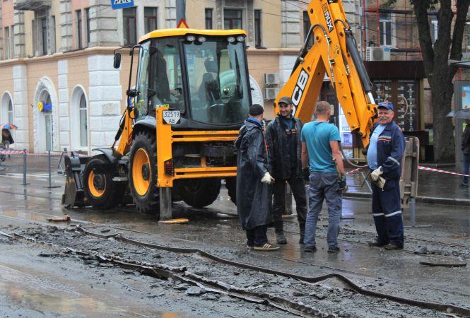 Новини Вінниці - фото з Соборна без трамваїв. Що там роблять і як їздить транспорт? Соборна без трамваїв. Що там роблять і як їздить транспорт?, фото №7 на сайті 20minut.ua