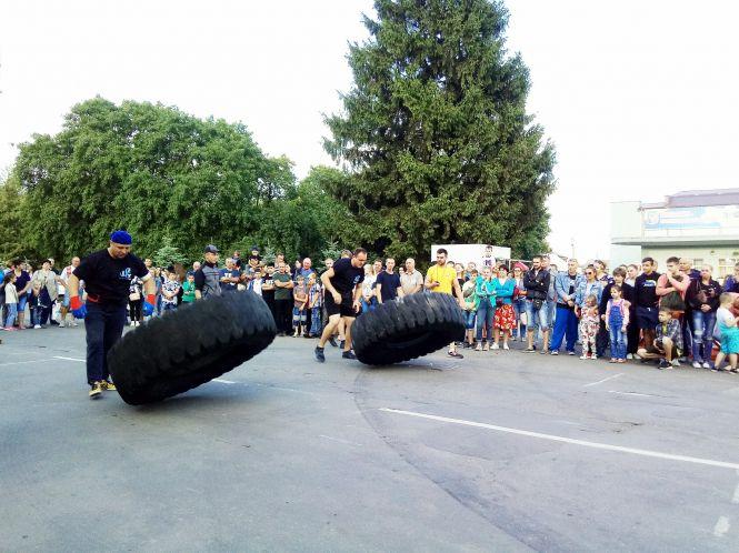 Новини Козятина - фото з Козятину — 145: вистава та богатирські ігри (+ ФОТО) Козятину — 145: вистава та богатирські ігри (+ ФОТО), фото №2 на сайті 20minut.ua