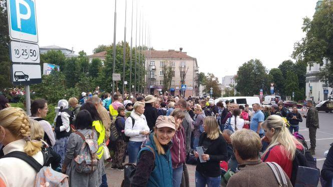 Новини Тернополя - фото з "Не страшні ні дощ, ні втома": сотні тернополян вирушили у пішу прощу до Зарваниці "Не страшні ні дощ, ні втома": сотні тернополян вирушили у пішу прощу до Зарваниці, фото №4 на сайті 20minut.ua