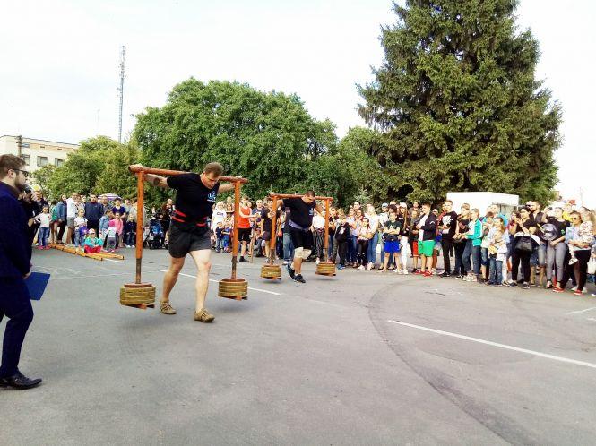 Новини Козятина - фото з Козятину — 145: вистава та богатирські ігри (+ ФОТО) Козятину — 145: вистава та богатирські ігри (+ ФОТО), фото №3 на сайті 20minut.ua