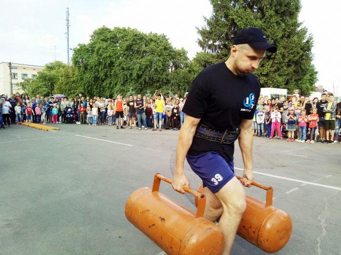 Новини Козятина - фото з Козятину — 145: вистава та богатирські ігри (+ ФОТО) Козятину — 145: вистава та богатирські ігри (+ ФОТО), фото №6 на сайті 20minut.ua