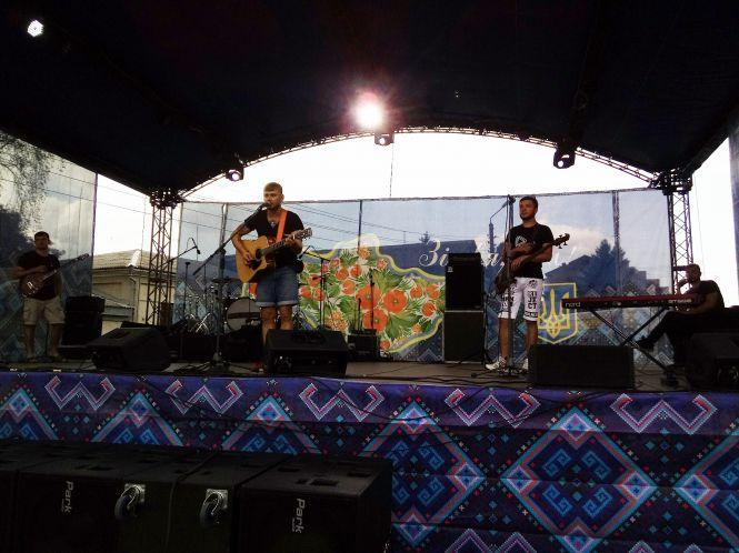 Новини Козятина - фото з Молодому місту святкова молодіжна програма (Оновлено + ФОТО) Молодому місту святкова молодіжна програма (Оновлено + ФОТО), фото №19 на сайті 20minut.ua