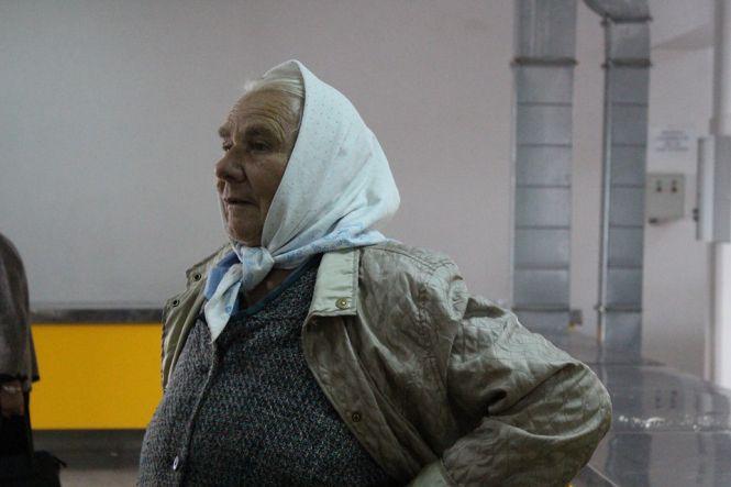 Новини Тернополя - фото з Бруд та мухи: що продають на стихійних ринках у Тернополі. Перевірили журналісти "20 хвилин" Бруд та мухи: що продають на стихійних ринках у Тернополі. Перевірили журналісти "20 хвилин", фото №5 на сайті 20minut.ua