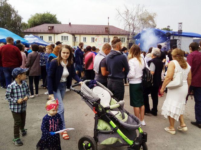 Новини Козятина - фото з Молодому місту святкова молодіжна програма (Оновлено + ФОТО) Молодому місту святкова молодіжна програма (Оновлено + ФОТО), фото №16 на сайті 20minut.ua