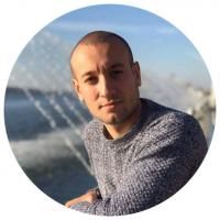 Поліцейський качає біцепс, студентка працює моделлю, бо красива: діти знають як заробляють дорослі, фото №3 на сайті 20minut.ua