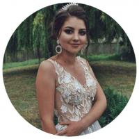 Поліцейський качає біцепс, студентка працює моделлю, бо красива: діти знають як заробляють дорослі, фото №4 на сайті 20minut.ua