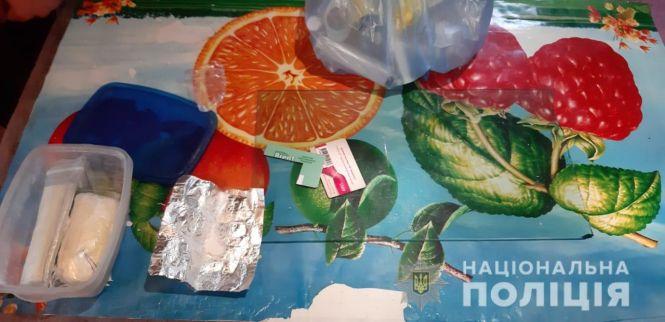 Новини Житомира - фото з Під Житомиром поліцейські затримали групу наркоторгівців Під Житомиром поліцейські затримали групу наркоторгівців, фото №1 на сайті 20minut.ua