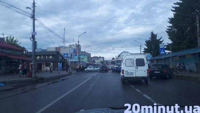 Новини Тернополя - фото з Біля Центрального ринку ДТП