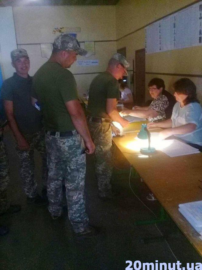 Новини Тернополя - фото з У 19, і вже на війні: військові хочуть миру та спокою від Сходу до Заходу У 19, і вже на війні: військові хочуть миру та спокою від Сходу до Заходу, фото №2 на сайті 20minut.ua