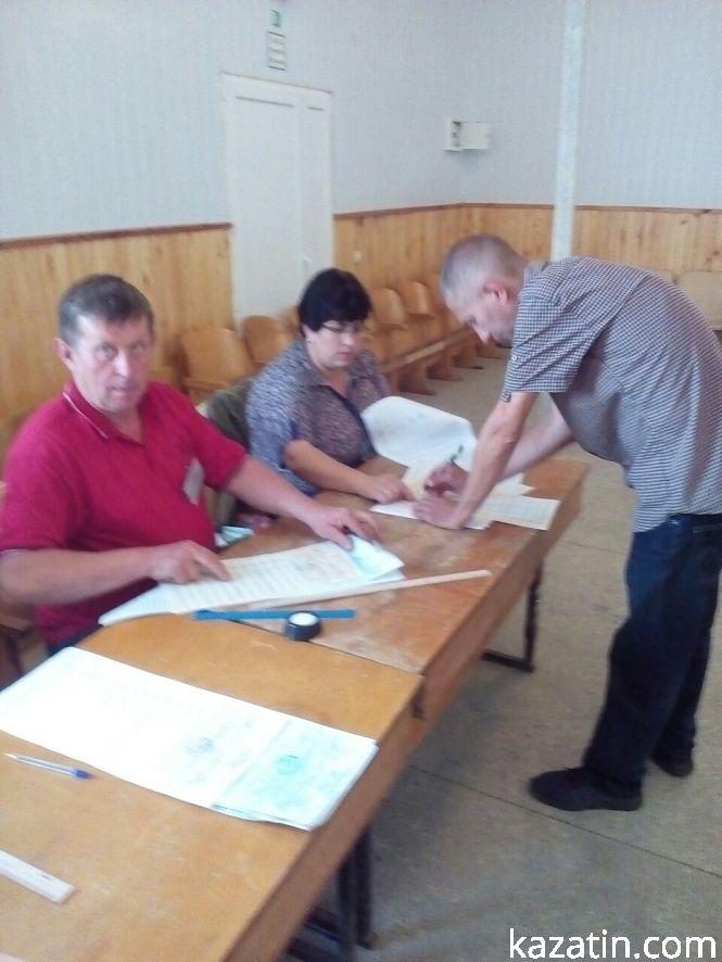 Як голосували в селі Козятин.  Фоторепортаж з виборчої дільниці, фото №7 на сайті 20minut.ua