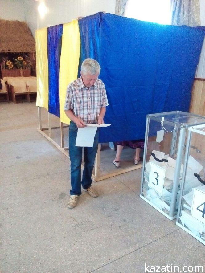 Як голосували в селі Козятин.  Фоторепортаж з виборчої дільниці, фото №1 на сайті 20minut.ua