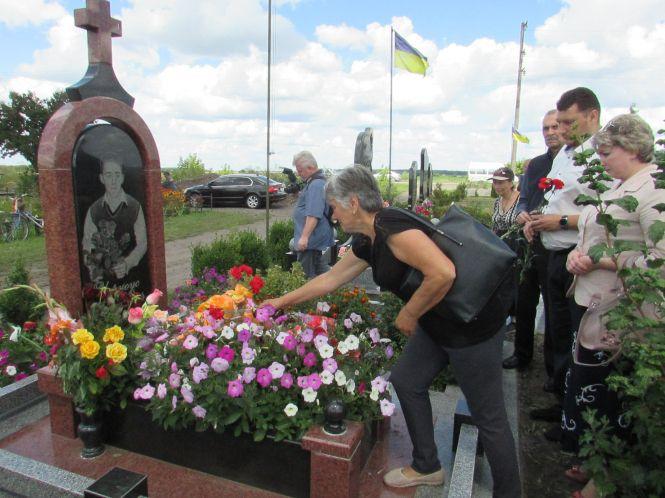 В Козятині вшанували героїв АТО, фото №3 на сайті 20minut.ua