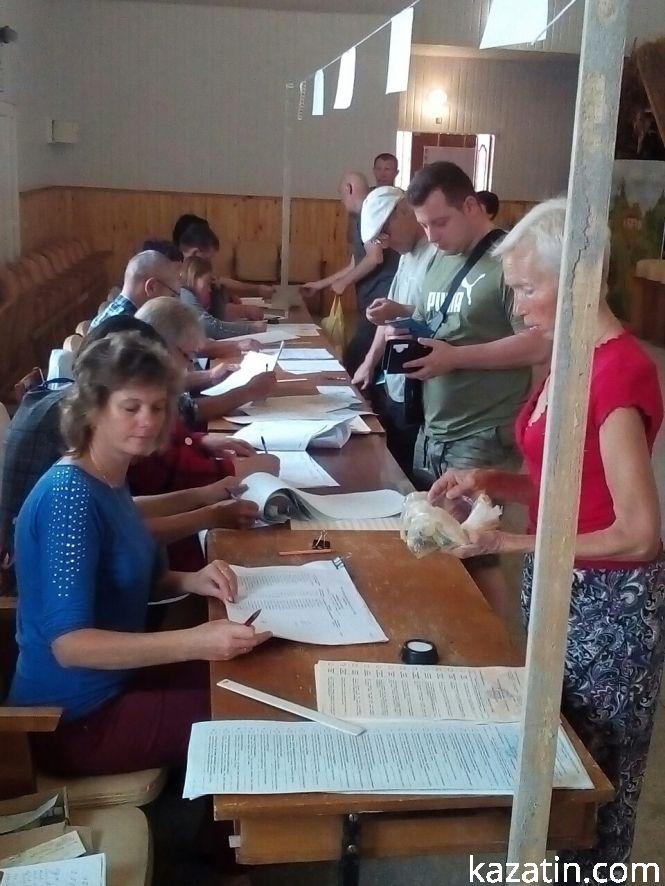 Як голосували в селі Козятин.  Фоторепортаж з виборчої дільниці, фото №11 на сайті 20minut.ua