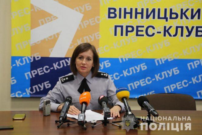 Новини Вінниці - фото з Бюлетені без паспорта, 200 грн за голос, фальсифікація протоколів. Поліція перевіряє  67 порушень у день виборів Бюлетені без паспорта, 200 грн за голос, фальсифікація протоколів. Поліція перевіряє  67 порушень у день виборів, фото №1 на сайті 20minut.ua