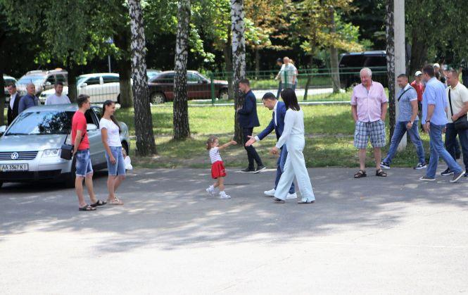 Парламентські вибори-2019: Гройсман проголосував з дружиною у Вінниці, фото №6 на сайті 20minut.ua