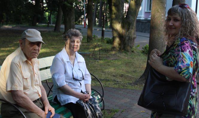 Новини Вінниці - фото з «Відстрілятися – і забути!» Спочатку виборці ставали у чергу, а потім у залі залишився один чоловік «Відстрілятися – і забути!» Спочатку виборці ставали у чергу, а потім у залі залишився один чоловік, фото №1 на сайті 20minut.ua