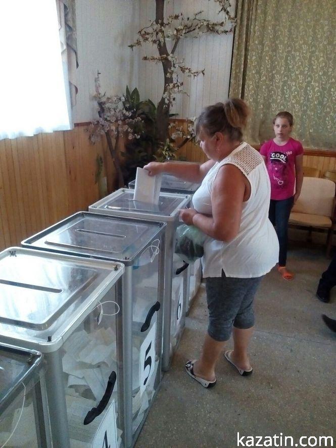 Як голосували в селі Козятин.  Фоторепортаж з виборчої дільниці, фото №5 на сайті 20minut.ua