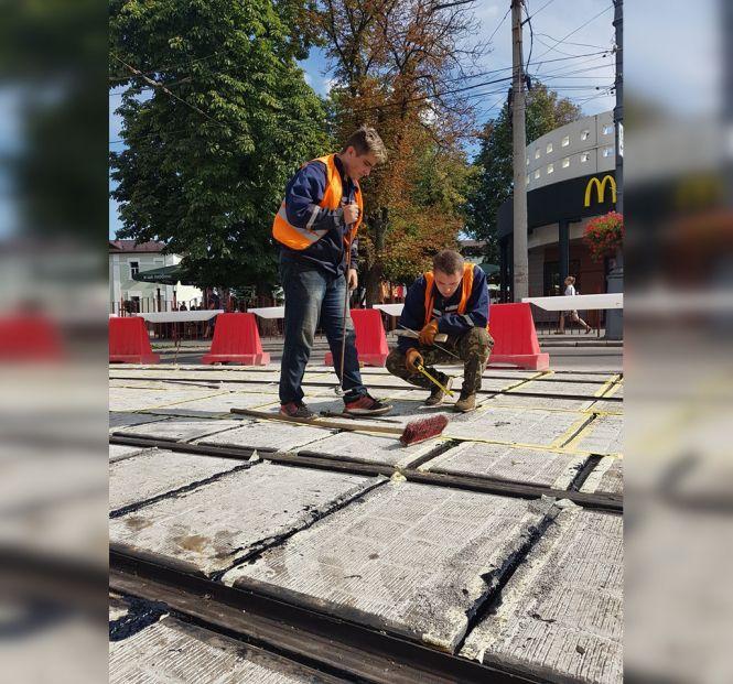 Новини Вінниці - фото з Нова колія на Соборній прослужить 10-15 років. А коли відновлять рух трамваїв? Нова колія на Соборній прослужить 10-15 років. А коли відновлять рух трамваїв?, фото №3 на сайті 20minut.ua