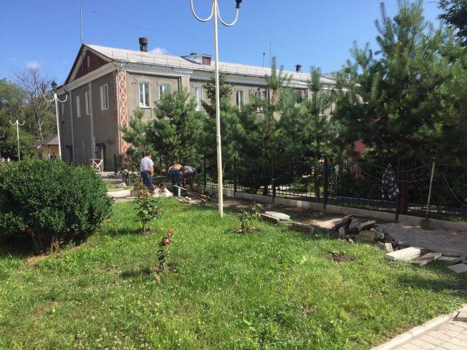 Ремонтують пішохідну доріжку, через яку крокують тисячі козятинчан, фото №3 на сайті 20minut.ua