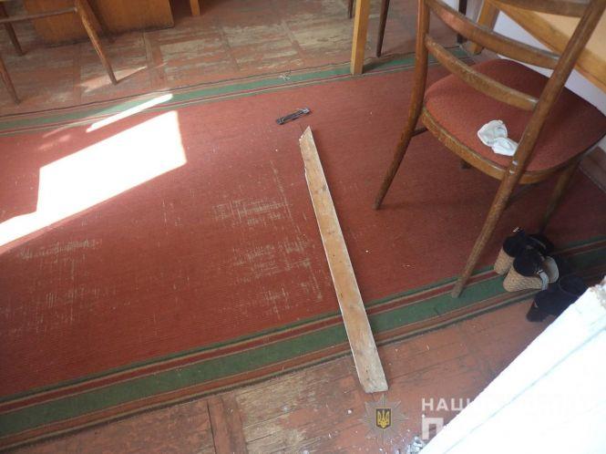 Не вистачало на пляшку: у Барській РДА зек вибив двері та вкрав ноутбуки, фото №3 на сайті 20minut.ua