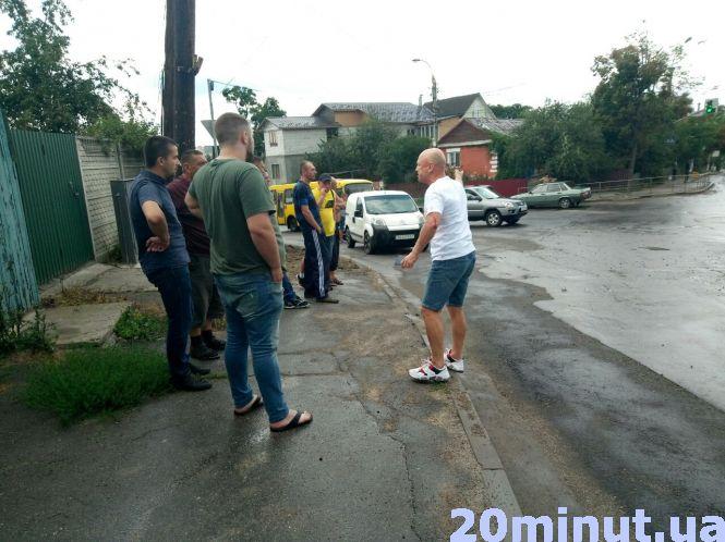 Новини Вінниці - фото з ДТП на Нечая: водій вантажівки влупив легковик. Постраждала дитина (ФОТО) ДТП на Нечая: водій вантажівки влупив легковик. Постраждала дитина (ФОТО), фото №1 на сайті 20minut.ua