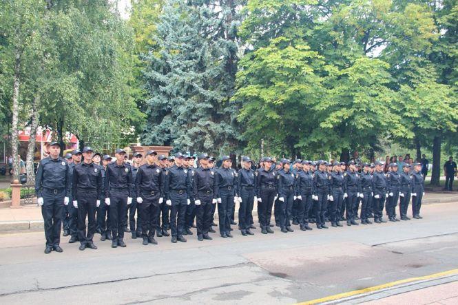 Новини Житомира - фото з У Житомирі склали присягу 55 поліцейських У Житомирі склали присягу 55 поліцейських, фото №2 на сайті 20minut.ua