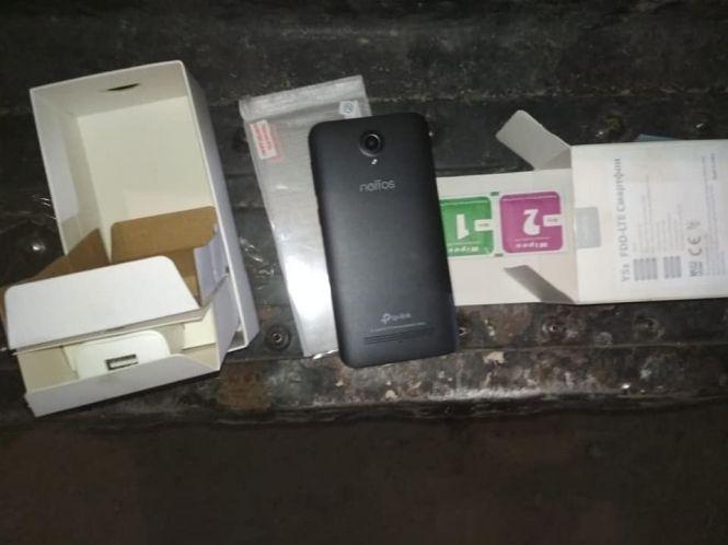 Хтось «здав»: водій Літинської колонії перевозив зекам дріжджі та мобілки, фото №3 на сайті 20minut.ua