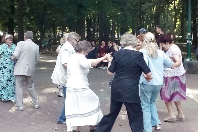 ÐÐµÑÑÑÐºÐ° Ð² ÑÑÐ¸Ð»Ñ âÑÐµÑÑÐ¾â: Ð¿ÐµÐ½ÑÑÐ¾Ð½ÐµÑÑÐ² Ñ Ð¥Ð¼ÐµÐ»ÑÐ½Ð¸ÑÑÐºÐ¾Ð¼Ñ ÐºÐ»Ð¸ÑÑÑÑ ÑÐ¾Ð·Ð²Ð°Ð¶Ð¸ÑÐ¸ÑÑ