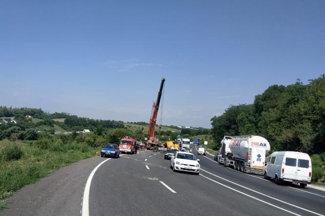Фура перевернулася на тещиному язиці (ОНОВЛЕНО), фото №1 на сайті 20minut.ua